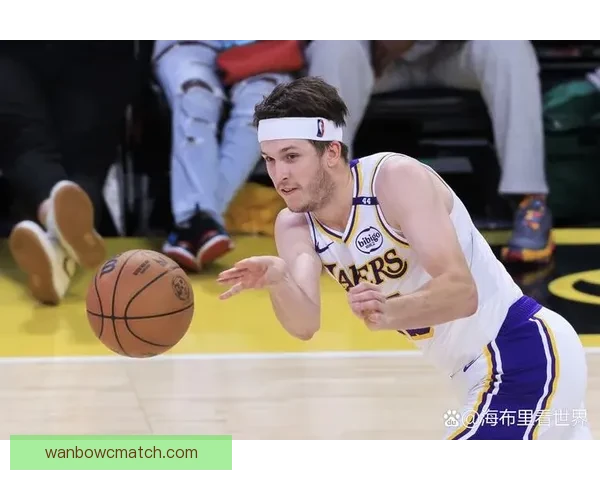 湖人再遭打击 里夫斯接受肋骨和侧腹影像检查 出战与否待定